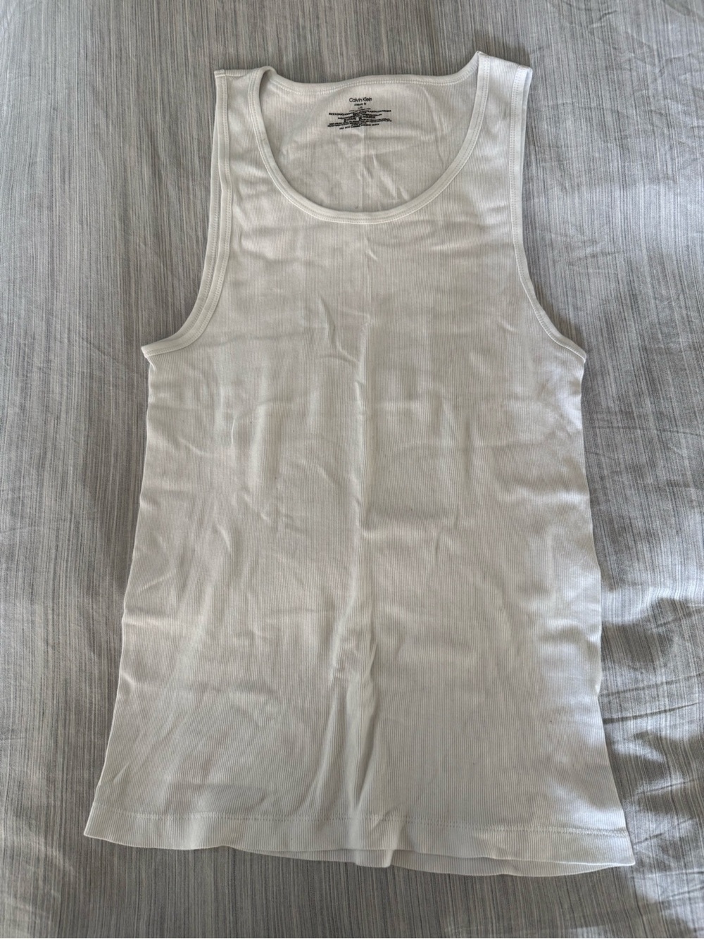 Calvin Klein Men’s White Ribbed Tank Top. Size L